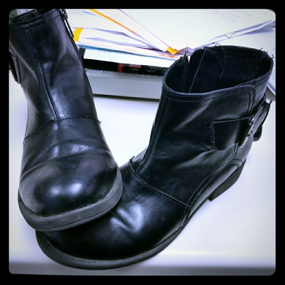 Kenneth Cole Reaction Boots Size 8